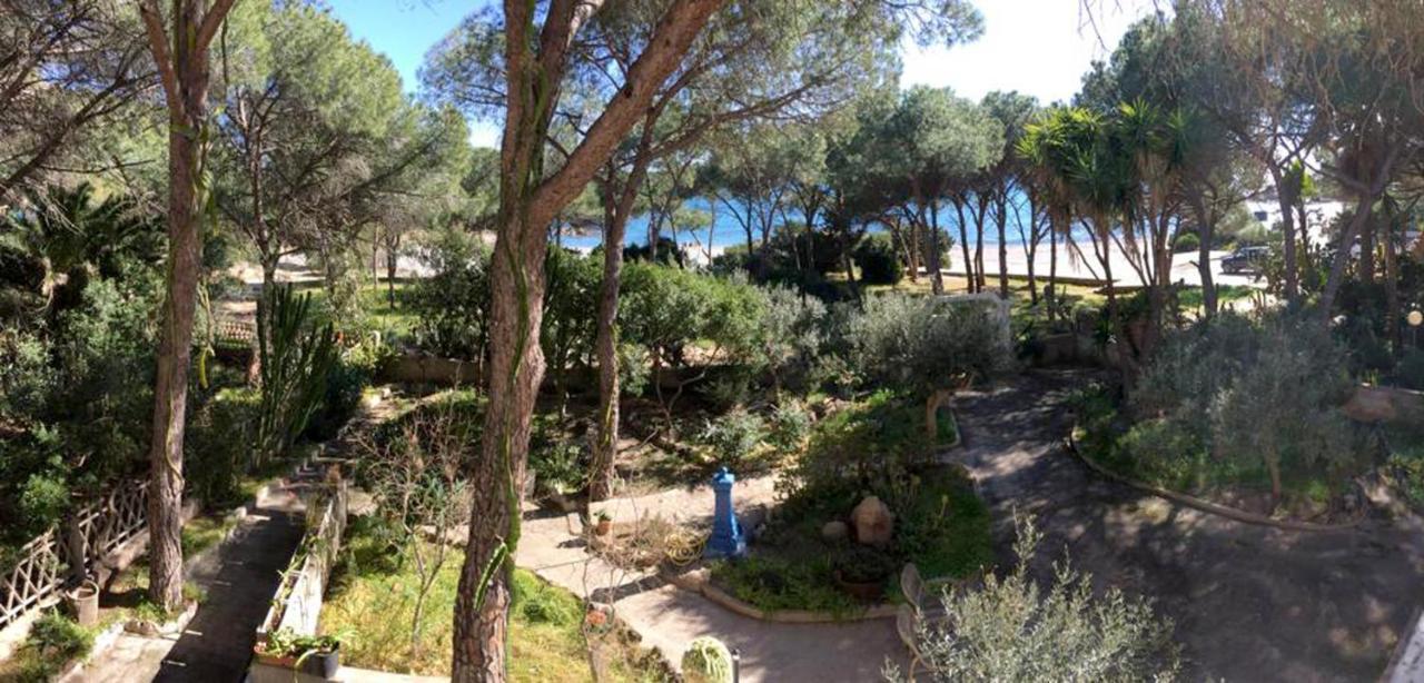Apartments Villa Corrias Cala Liberotto Bagian luar foto