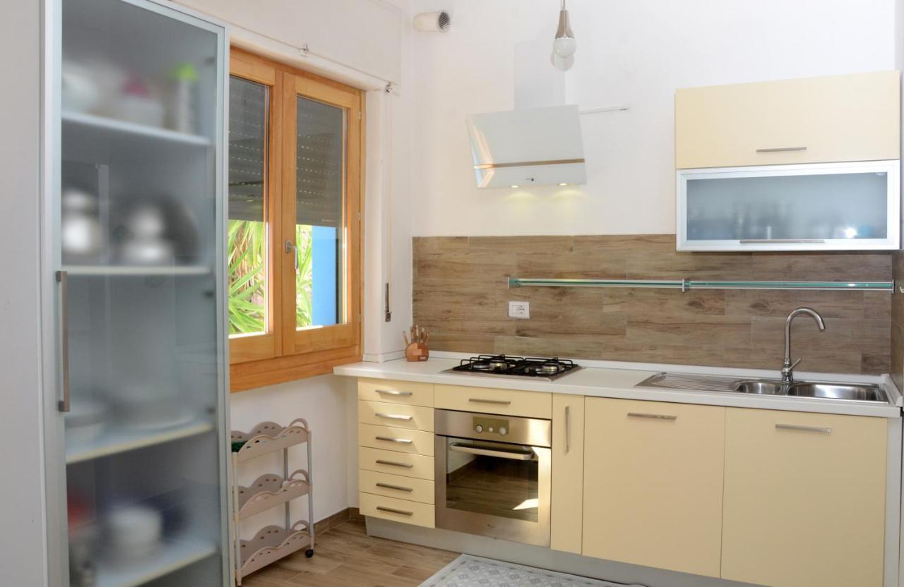 Apartments Villa Corrias Cala Liberotto Bagian luar foto
